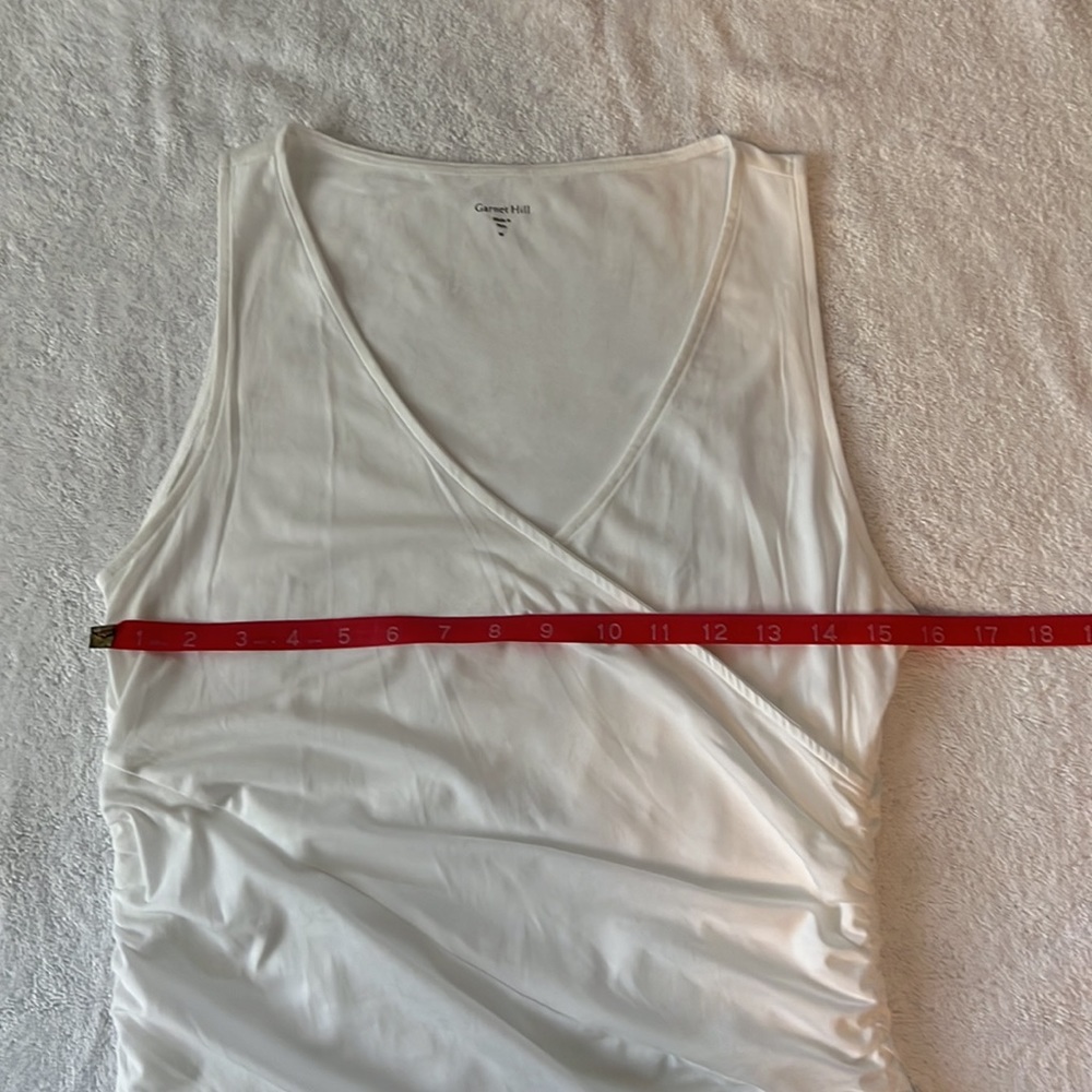 Garnet Hill women’s sleeveless criss-cross v-neck with scrunched sides - Picture 4 of 8